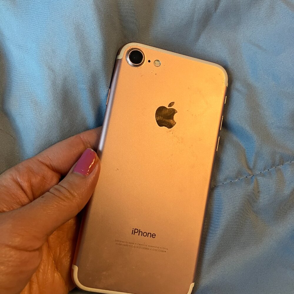 iPhone 7 Rose Gold (For Parts) – iCloud Removed – Model A1660 - Picture 2 of 7